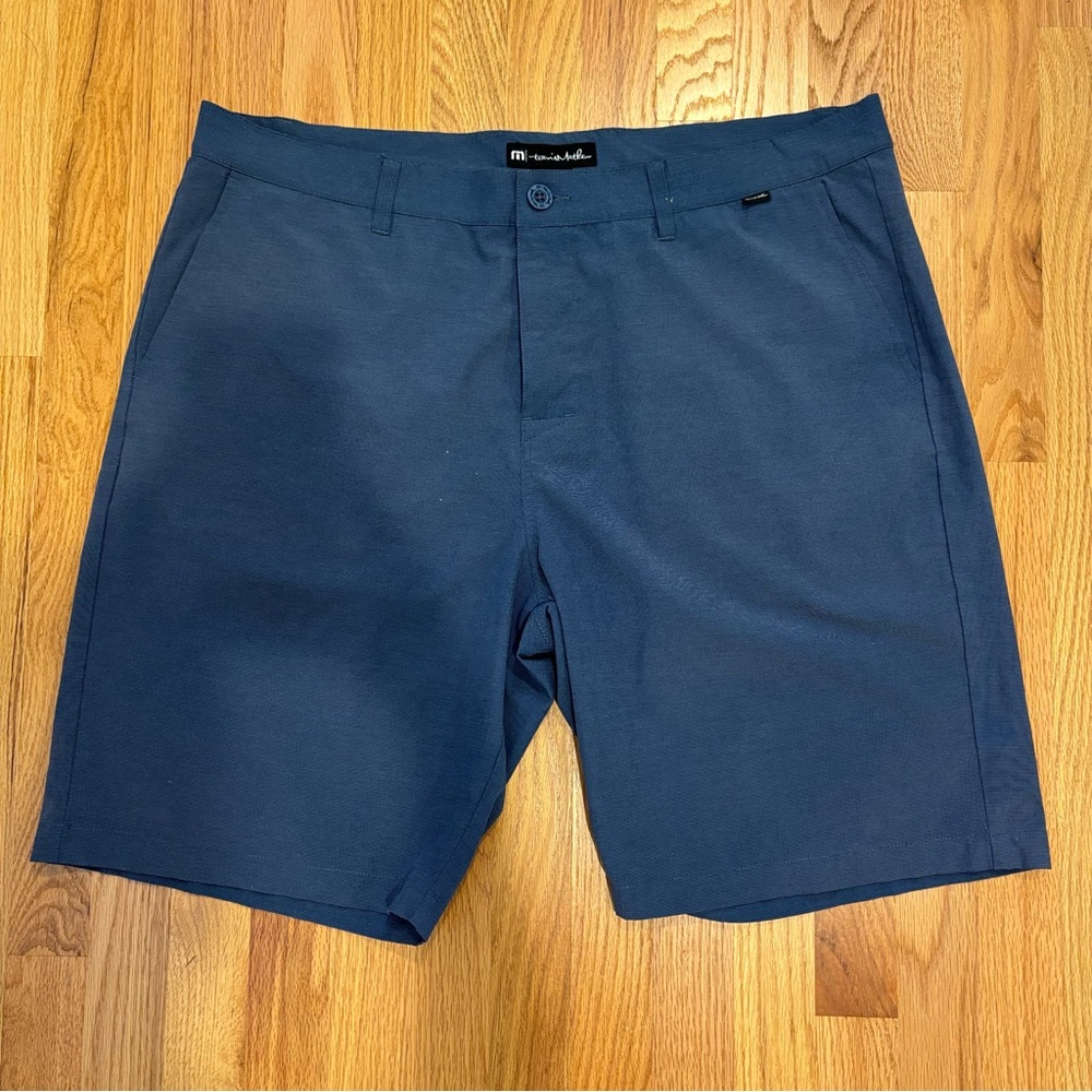 Men's TravisMathew Performance Golf Shorts - Size 40 - Like New!